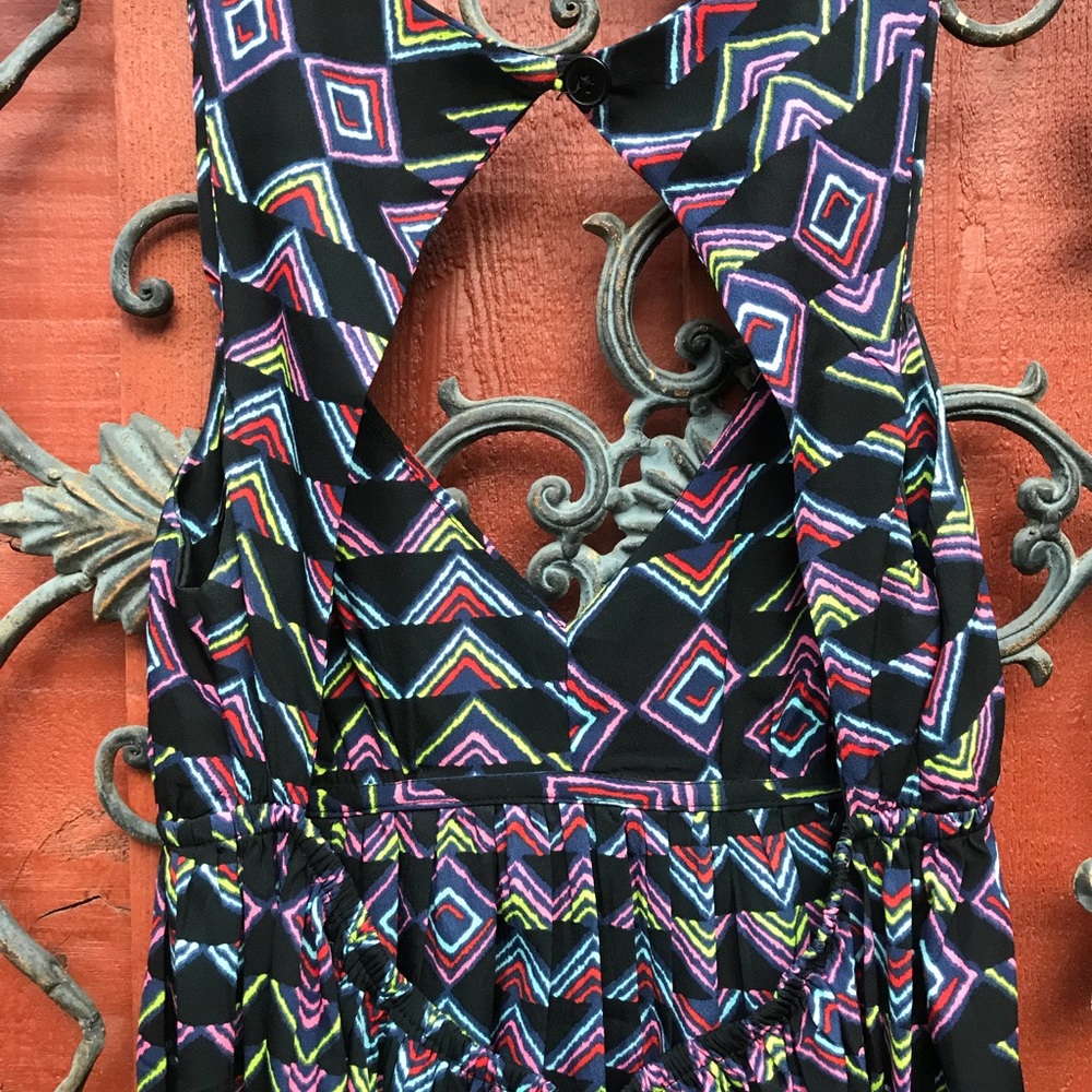 A8 Roxy Dress graphic print XS Back Cutout - Picture 7 of 8